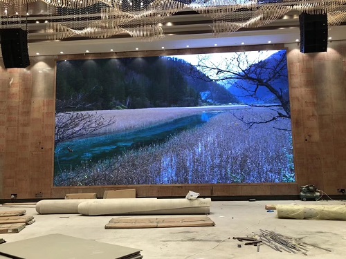 新泰国际酒店小间距P1.8显示屏